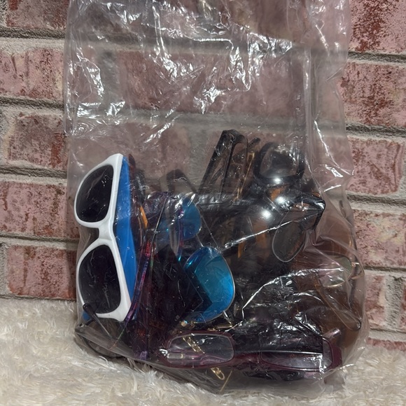 lot of eyeglasses and  sunglasses 10+ - Picture 2 of 4